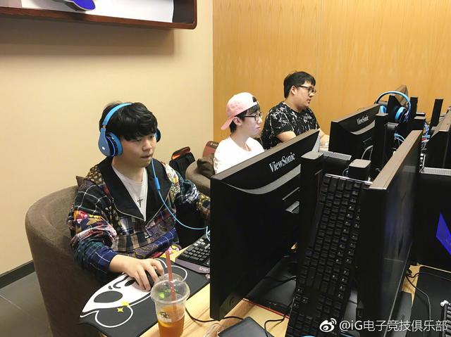 与竞技的拉